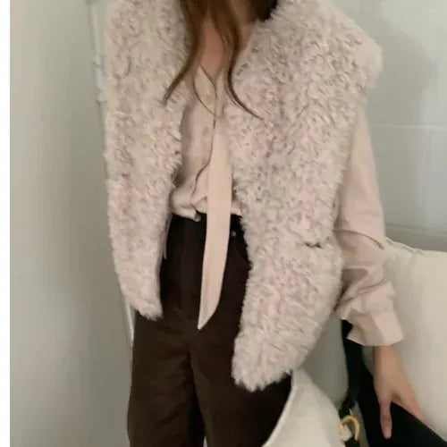 Short Faux Fur Vest - Round Neck Winter Outerwear